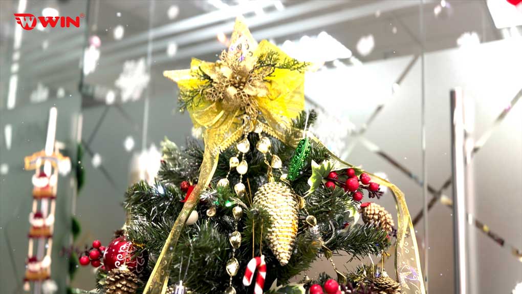 Cây thông Noel tại công ty WIN