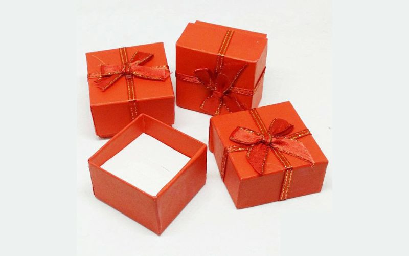 Mẫu hộp giấy đựng quà trang trọng